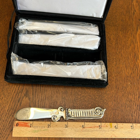 Set 4 Bombay Co. Godinger Knife Spreaders/Renaissance Cheese Charcuterie & box - Picture 6 of 7